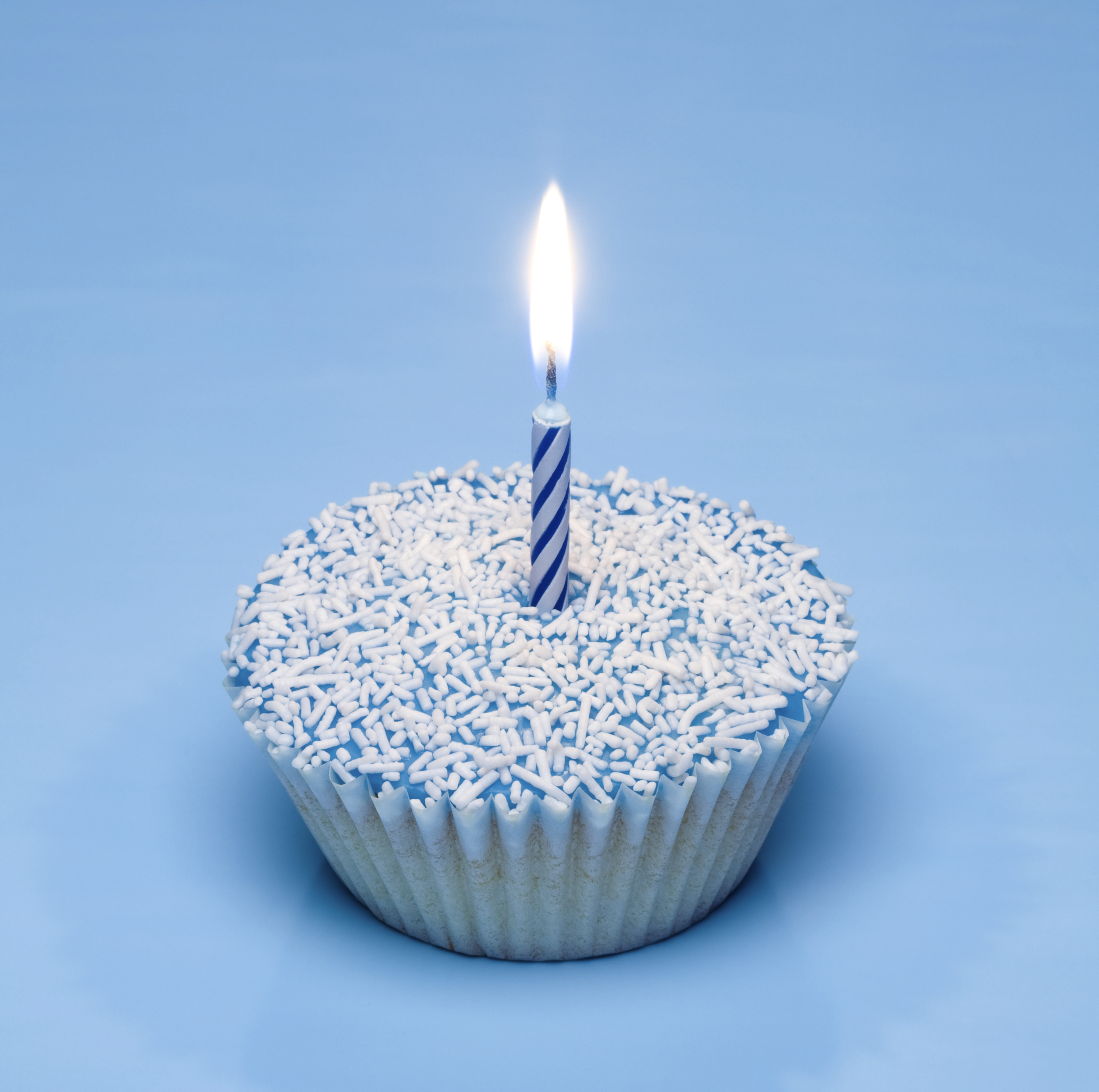 http://cjdellatore.com/wp-content/uploads/2013/03/1st-Birthday-Cupcake.jpg